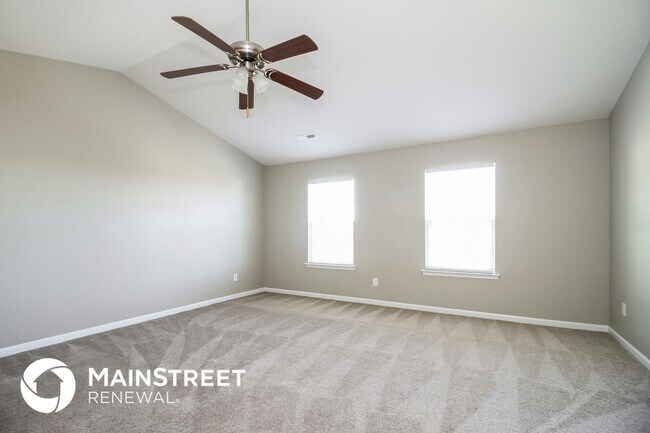 Building Photo - 2710 Pine Cove Dr SW