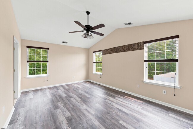 Building Photo - 64 Meadow Cir