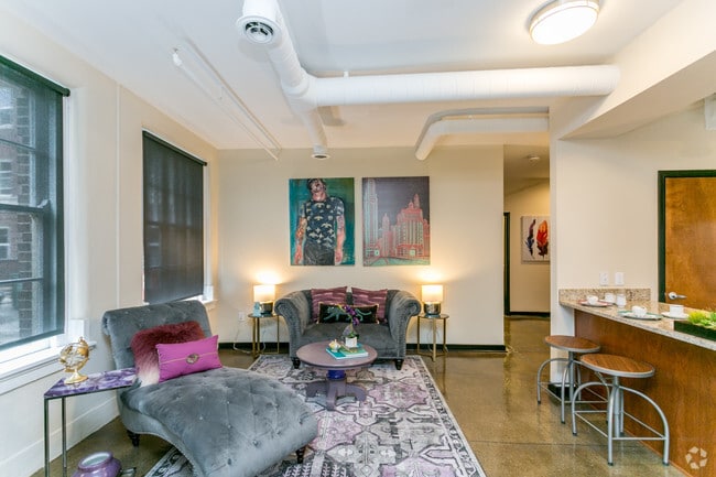 Building Photo - Historic Irvington Flats