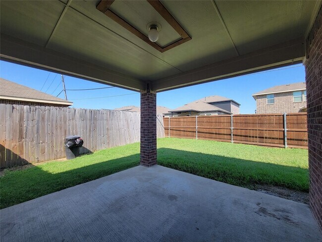 Building Photo - 2515 Wynngate Dr