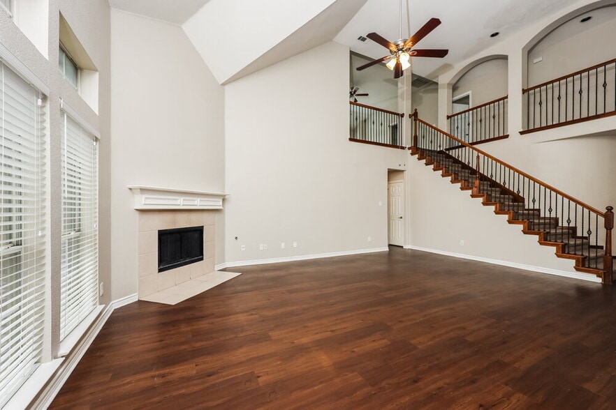 Building Photo - 100 Silverwood Dr