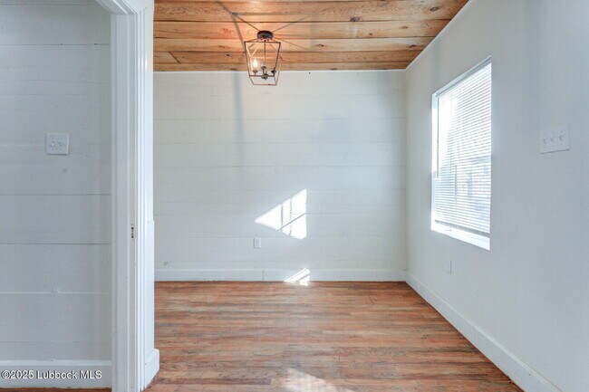 Building Photo - 1701 32nd St