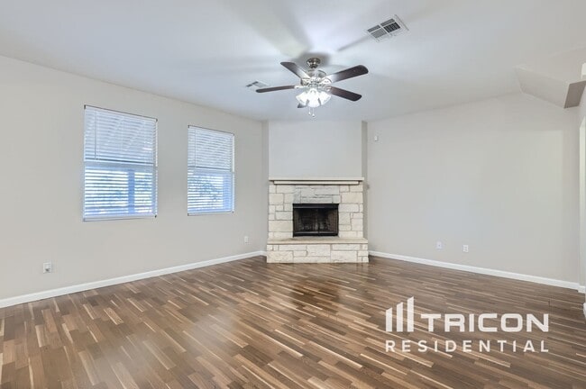 Building Photo - 312 Nogales Ln