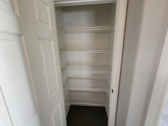 Building Photo - Beautiful townhouse in Silverado Ranch