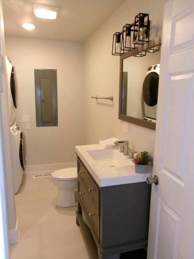 Building Photo - 3 Talbot Ave