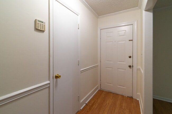 Building Photo - Well maintained ranch home in Charlotte!