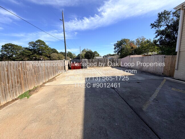 Building Photo - 1414 East Ave