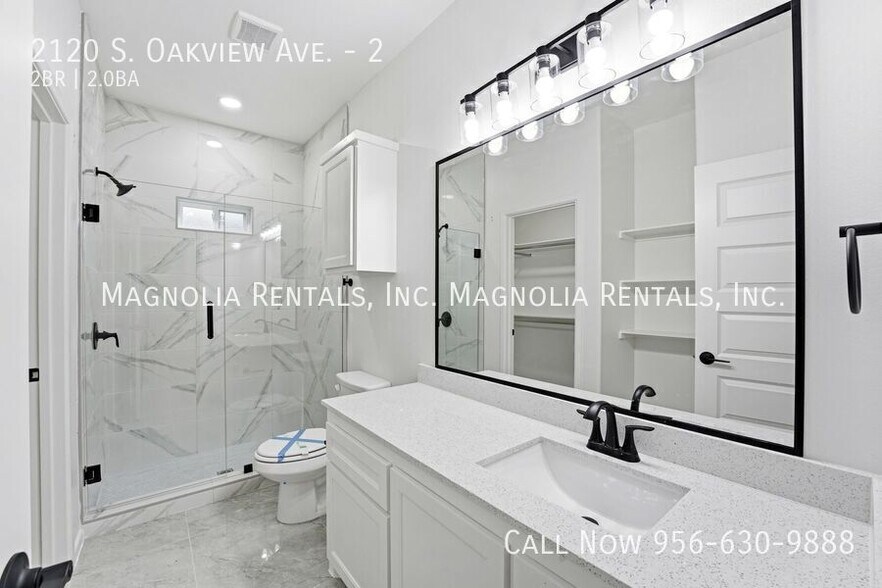 Building Photo - 2120 S Oakview Dr