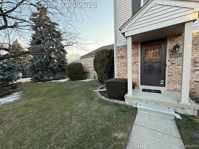 Building Photo - 44585 N Bunker Hill Dr