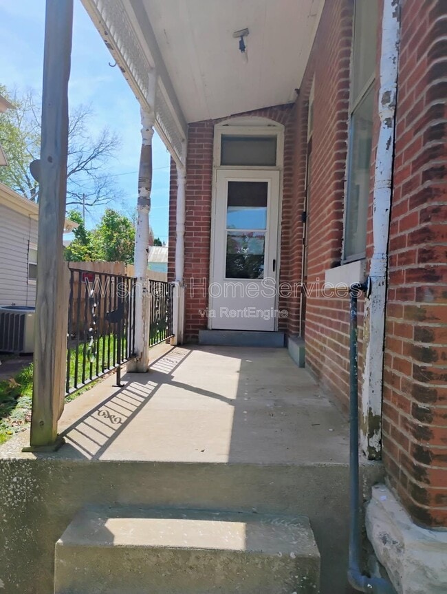 Building Photo - 1016 York St