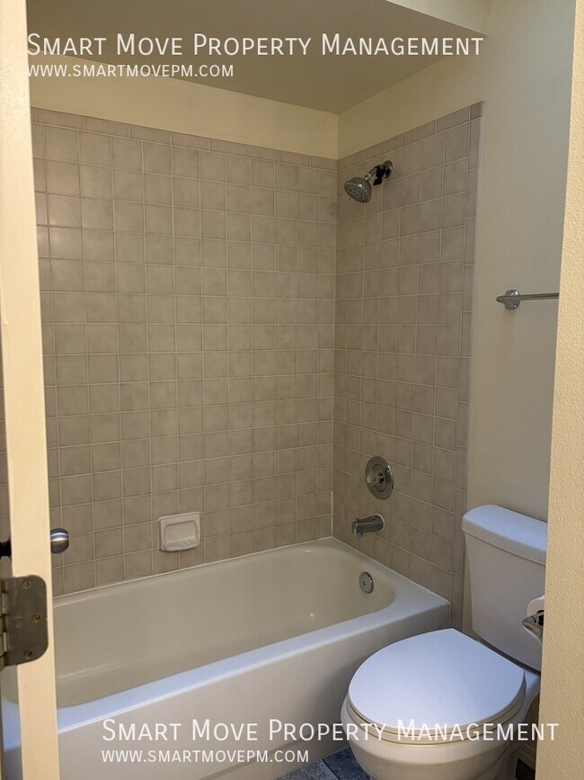 Building Photo - 1241 Ringneck Ct E