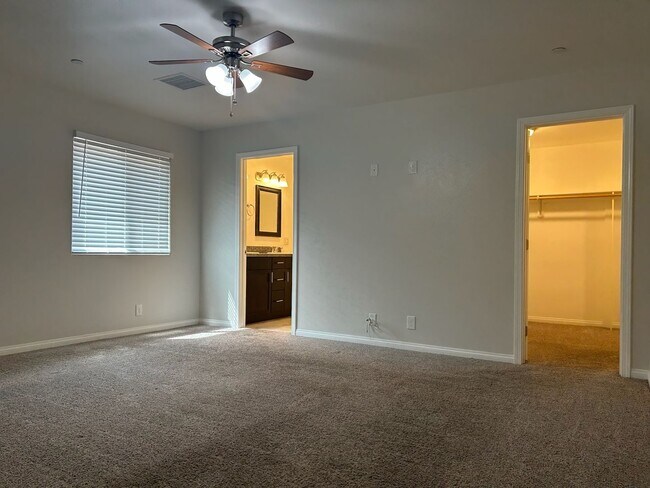 Building Photo - Please contact Vaughn Realty to set up an appointment, 760-446-6561