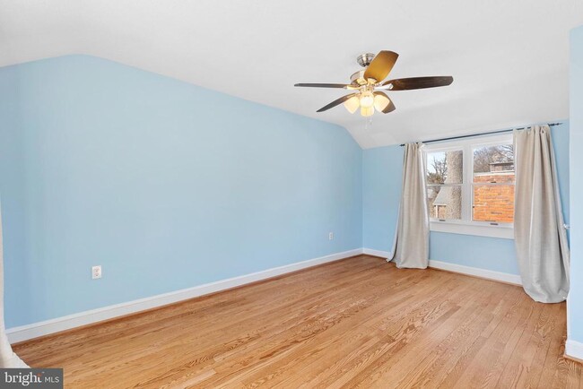 Building Photo - 1611 Ballard St