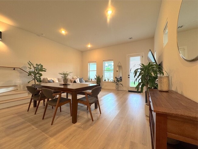 Building Photo - 5632 Bertellis Ln