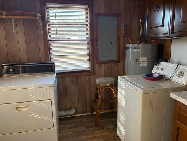 Building Photo - 2 Bedroom 1 Bath Home in Jarvisburg $1975/mo