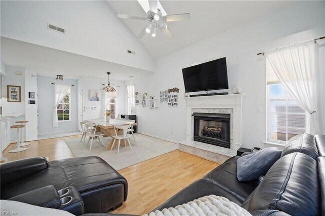 Building Photo - 2212 Creeks Edge Dr