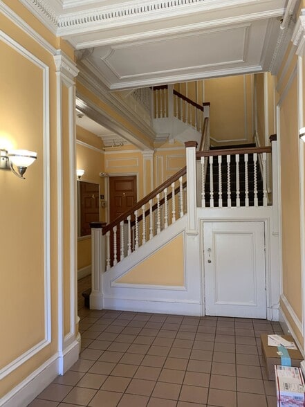 Building Photo - 379 Commonwealth Ave