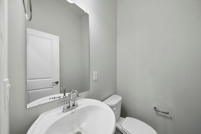 Building Photo - Convenient New Construction Townhome in Durham - Easy commute to RTP, Brier Creek, Airport