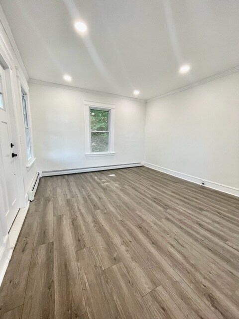 Building Photo - 18 Cherry Ave