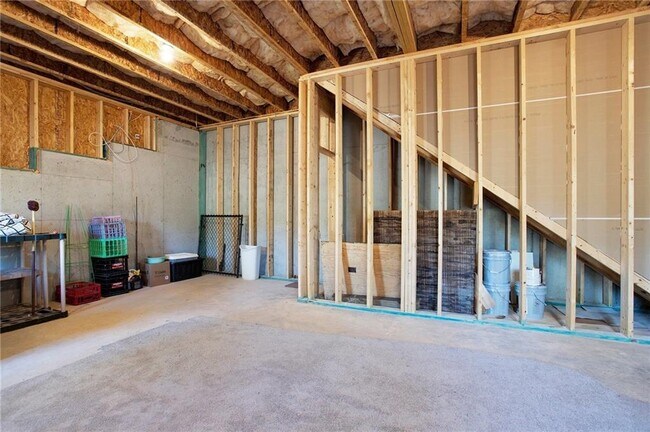Building Photo - 309 Trappers Bluff