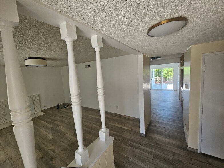 Building Photo - 5091 Quail Cir