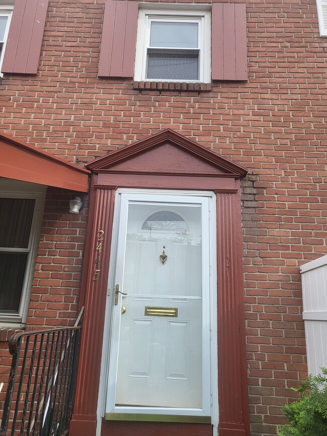 Building Photo - 2445 Brookwood St