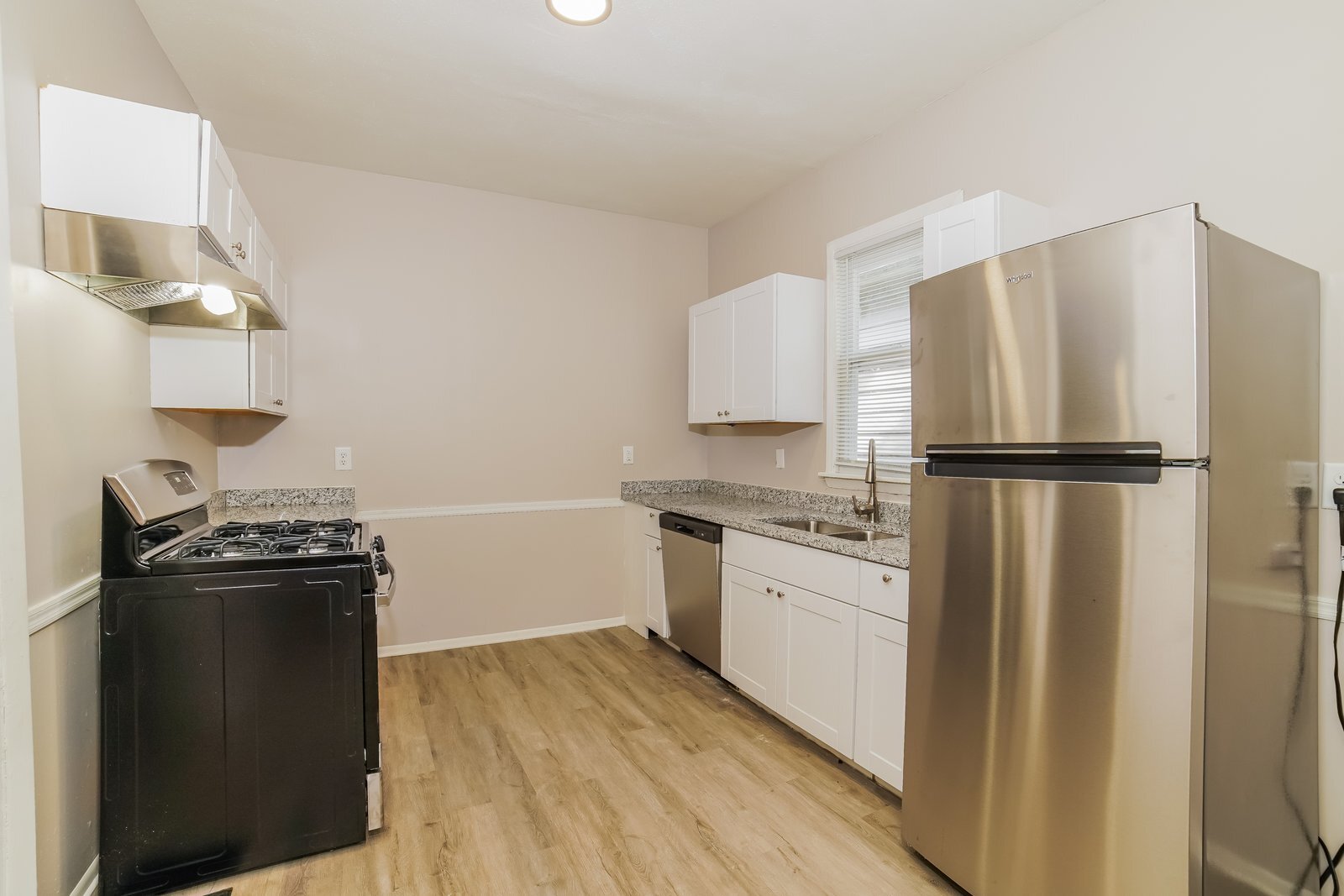 Building Photo - 1706 N Machin Ave