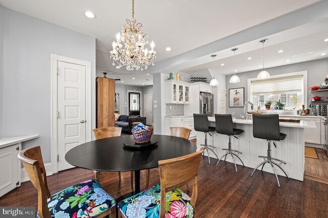 Building Photo - 217 Wayne Ave