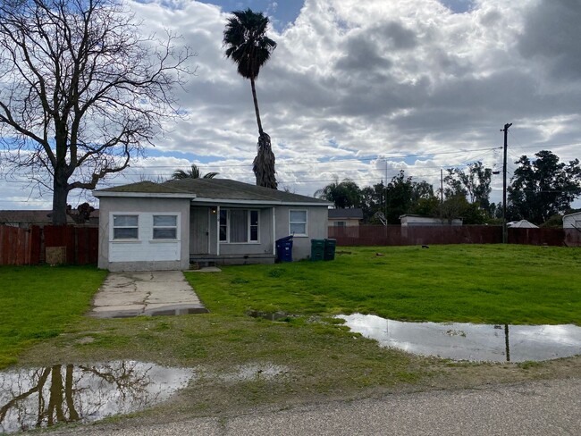 Primary Photo - 3bd/2ba home on large lot in Atwater!!