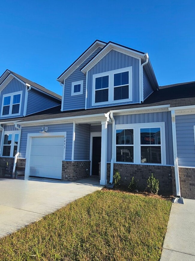 Primary Photo - 2033 Northwest Dr