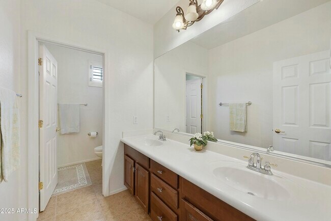 Building Photo - 4615 W Corral Rd