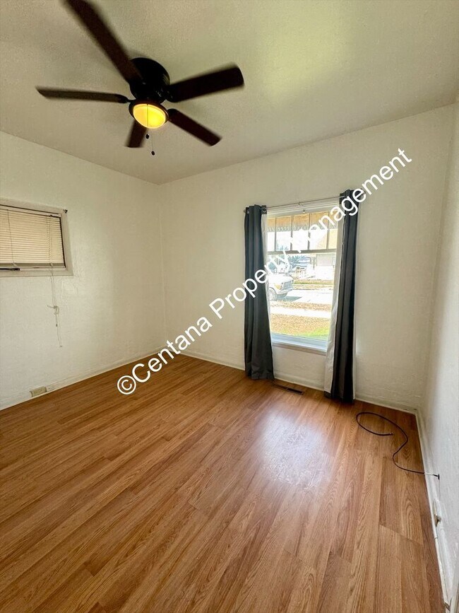 Building Photo - 1528 A St