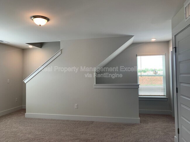 Building Photo - 150 Steppe Wy