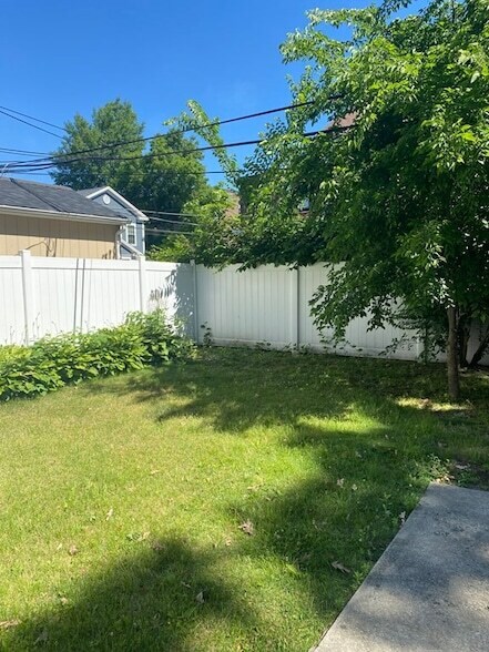 Building Photo - 42 Intervale St