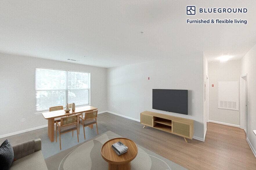 Building Photo - 160 Boylston St