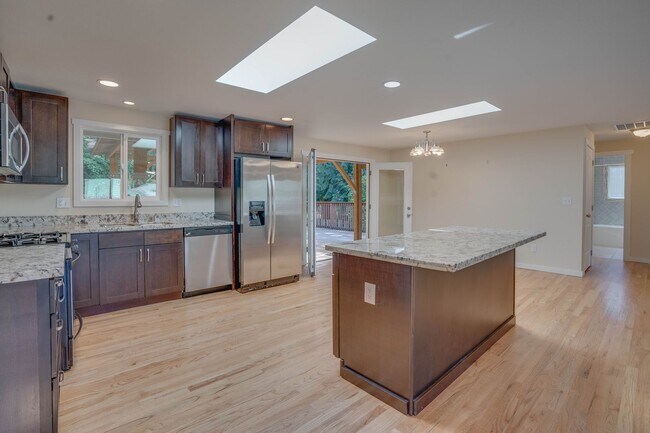 Building Photo - 2-Story, 4 Bedroom 3 Bath in Shoreline!  $3,800.00/mo.