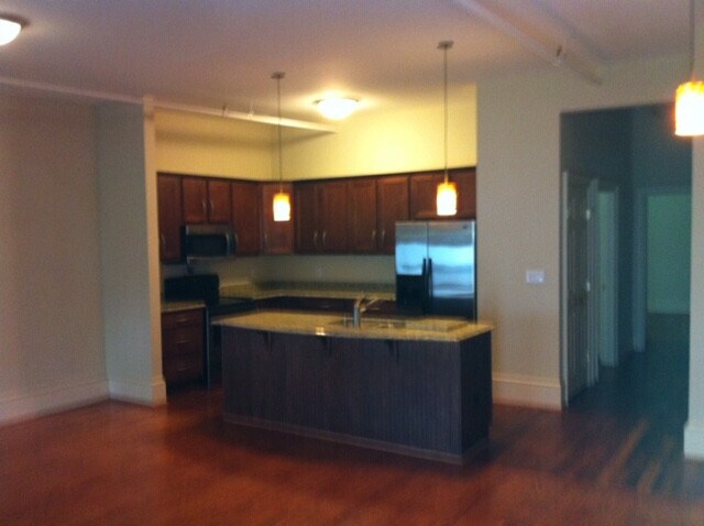 Building Photo - 206 11th St