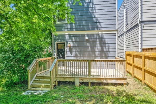 Building Photo - 324 Queen Ave