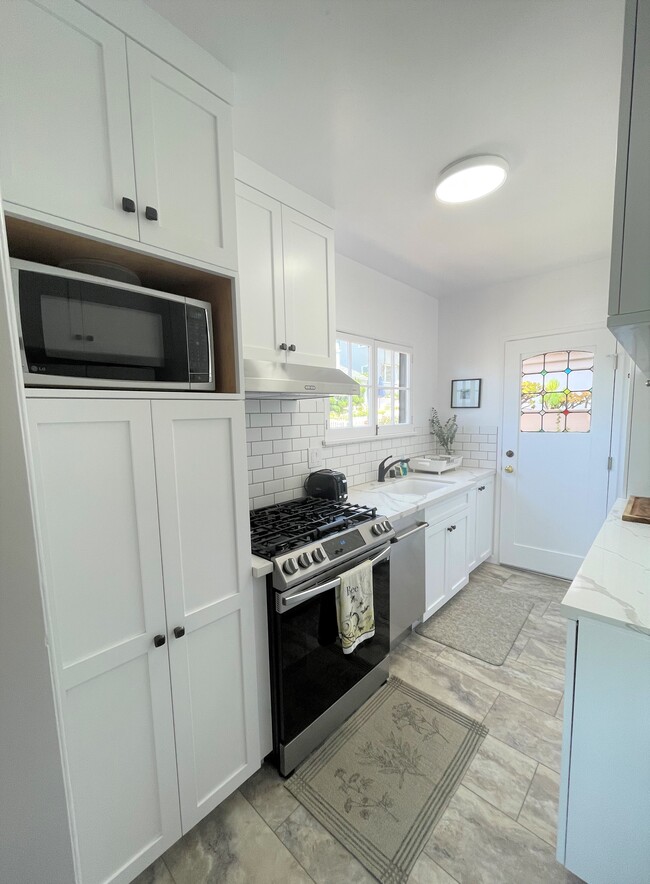 Kitchen - 112 19th St