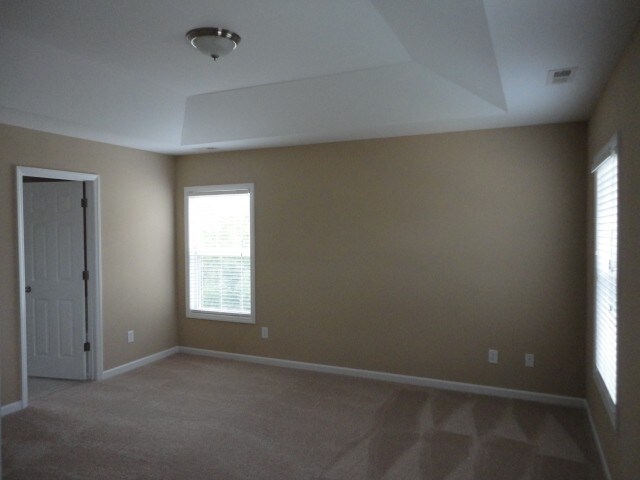 Building Photo - 210 Goldfinch Ct