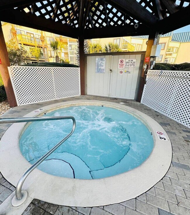 Building Photo - 497 Plantation Rd