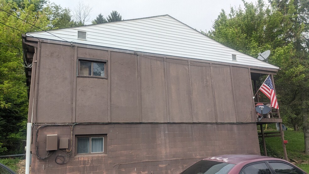 Building Photo - 105 Hilltop Dr