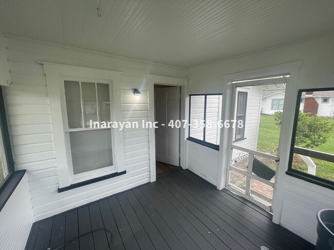 Building Photo - Newly Remodeled 2/1 House with cozy porch
