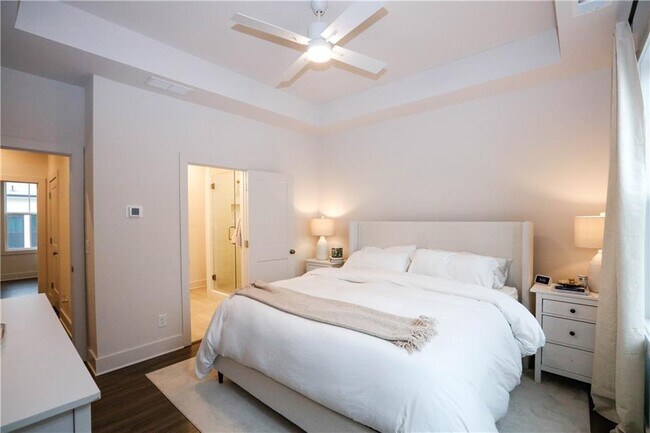 Building Photo - 1305 Breezy St SE