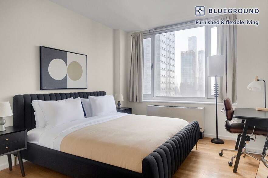 Building Photo - 635 W 42nd St