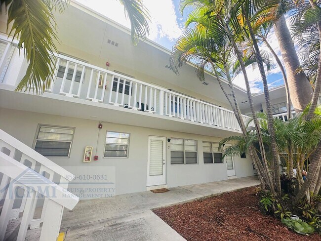 Interior Photo - 225 Ocean Breeze Lake Worth, FL 33460