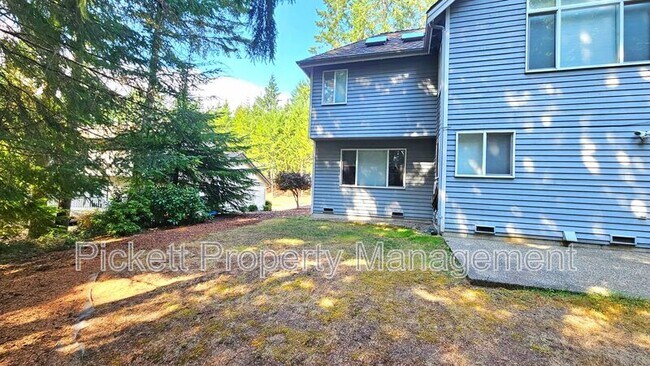 Building Photo - 6559 Gleneagle Ave SW
