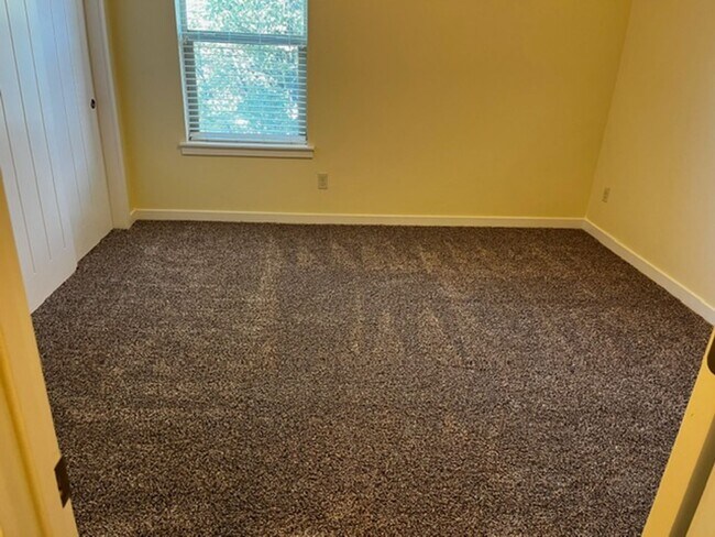 Building Photo - SAW1530U