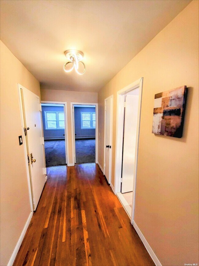 Building Photo - 91-14 95th Ave