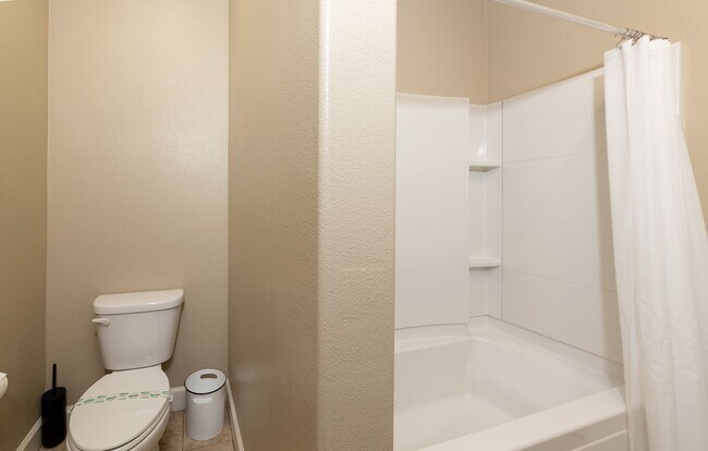 Building Photo - 5bd/3ba, 3969 sq ft Home in Gated Community in Vista!